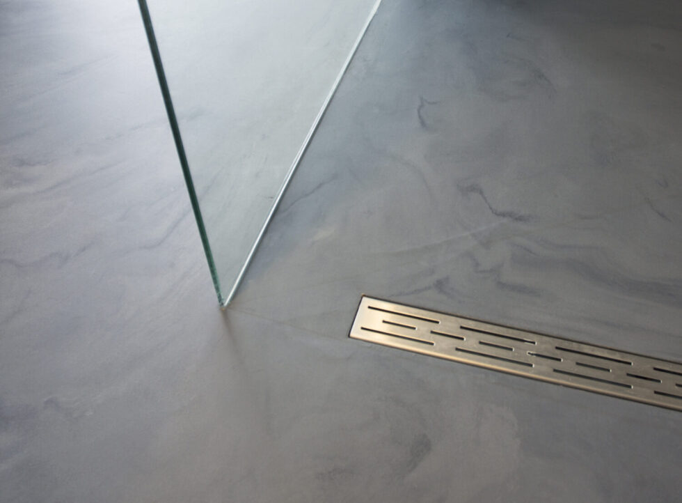 Vloeistofdichte gietvloer in badkamer