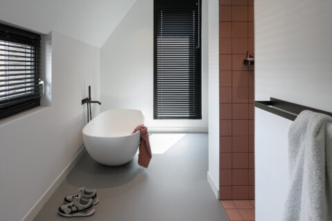 Mythes of gietvloeren in badkamer